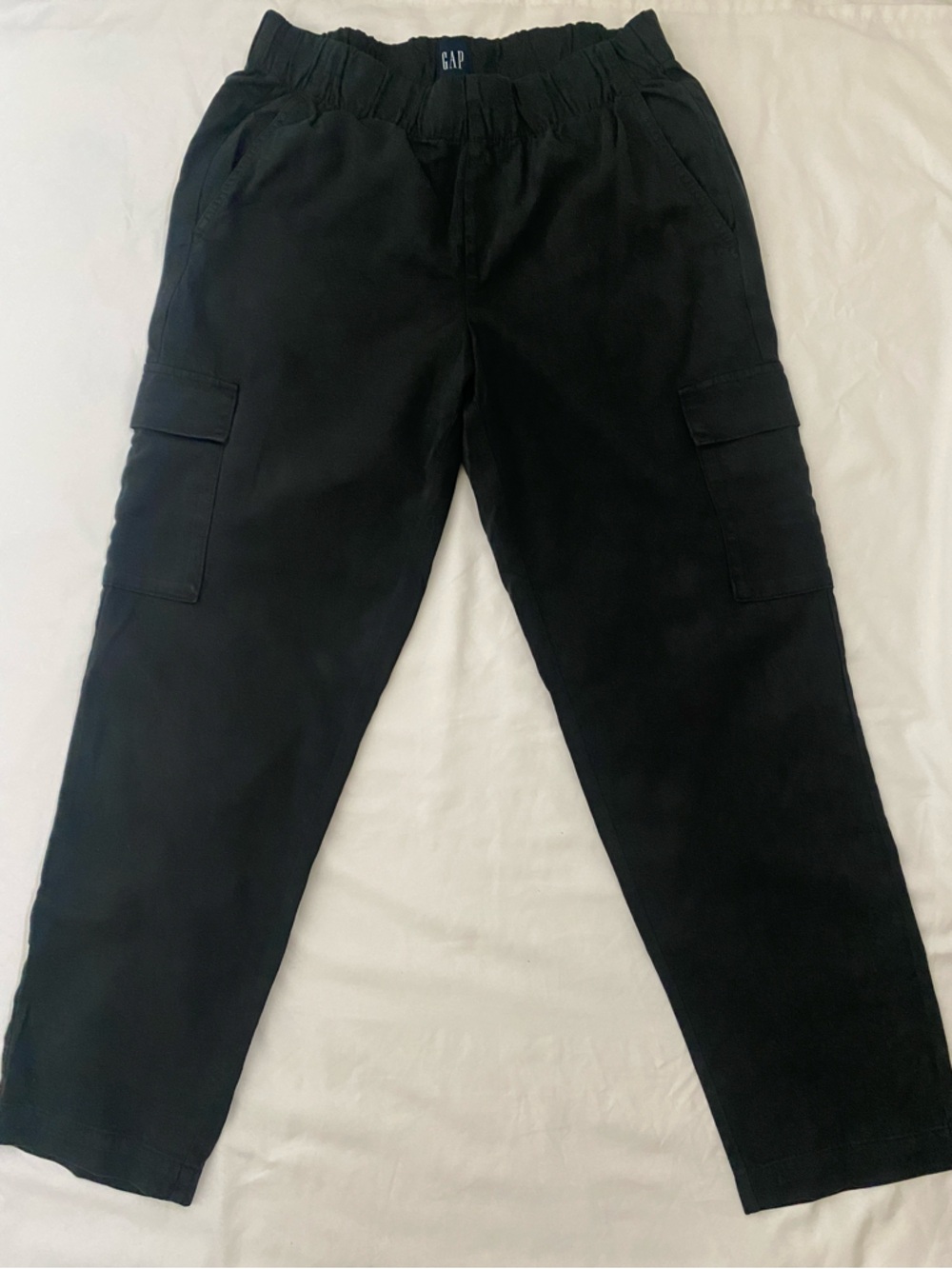 GAP BlackWomen’s Cargo Pants with Elastic Waist , Size M